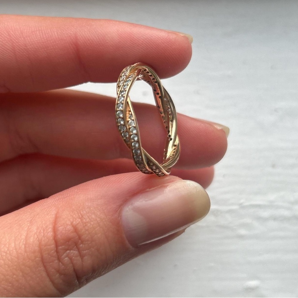 Pandora Sparkling Twisted Lines Rose-Gold Ring!